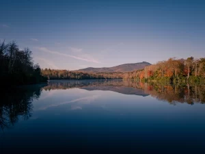 Read more about the article 5 PRETTIEST North Carolina Mountain Towns In The Fall