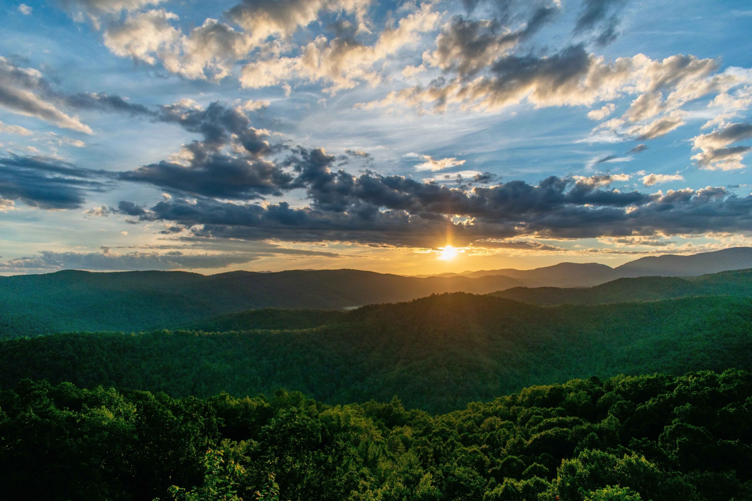 Read more about the article 13 FREE Things To Do At NC Hanging Rock State Park