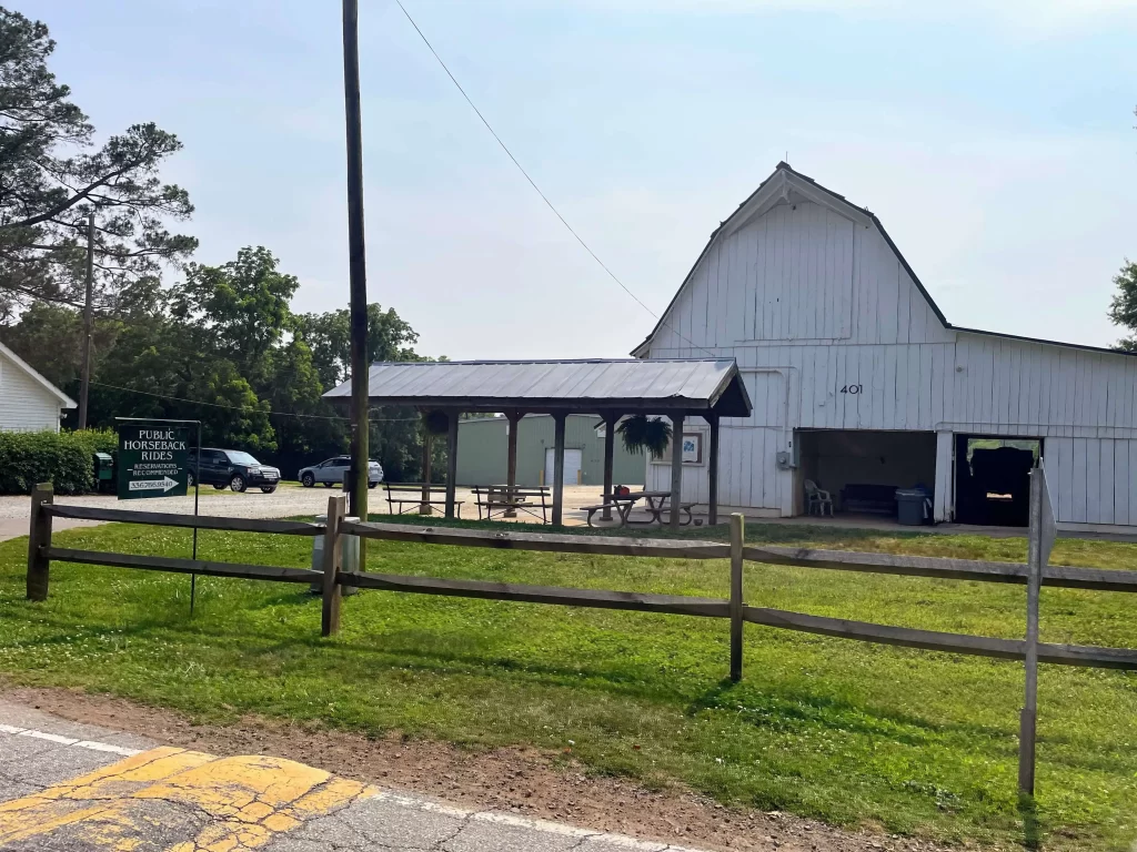 Stables that offer public horseback riding lessons at Tanglewood Park 